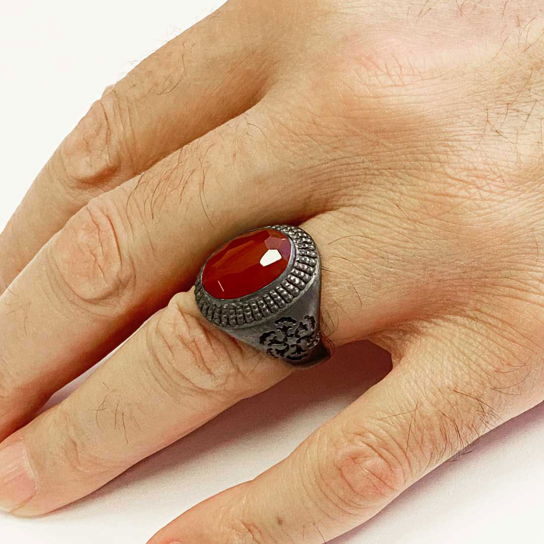 925 Ayar Gümüş Kenar Motifli Kırmızı Akik Erkek Yüzük 925 Ayar Gümüş Kenar Motifli Kırmızı Akik Erkek Yüzük