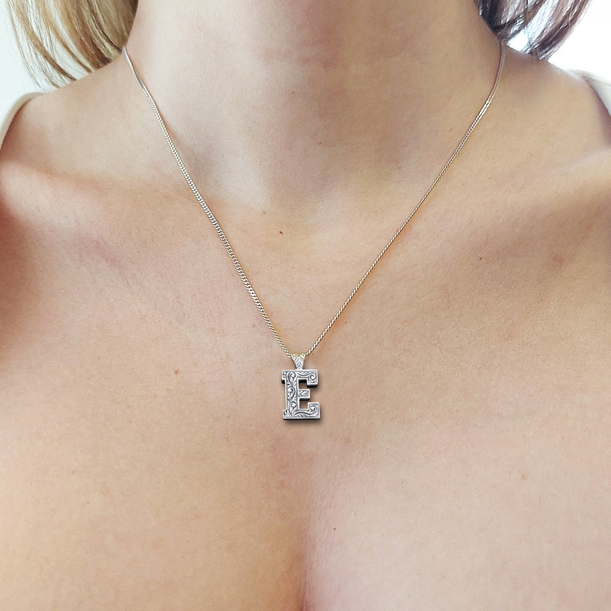 925 Ayar Gümüş Özel Tasarım El Yapımı E Harfli Kadın Kolye 925 Ayar Gümüş Özel Tasarım El Yapımı E Harfli Kadın Kolye