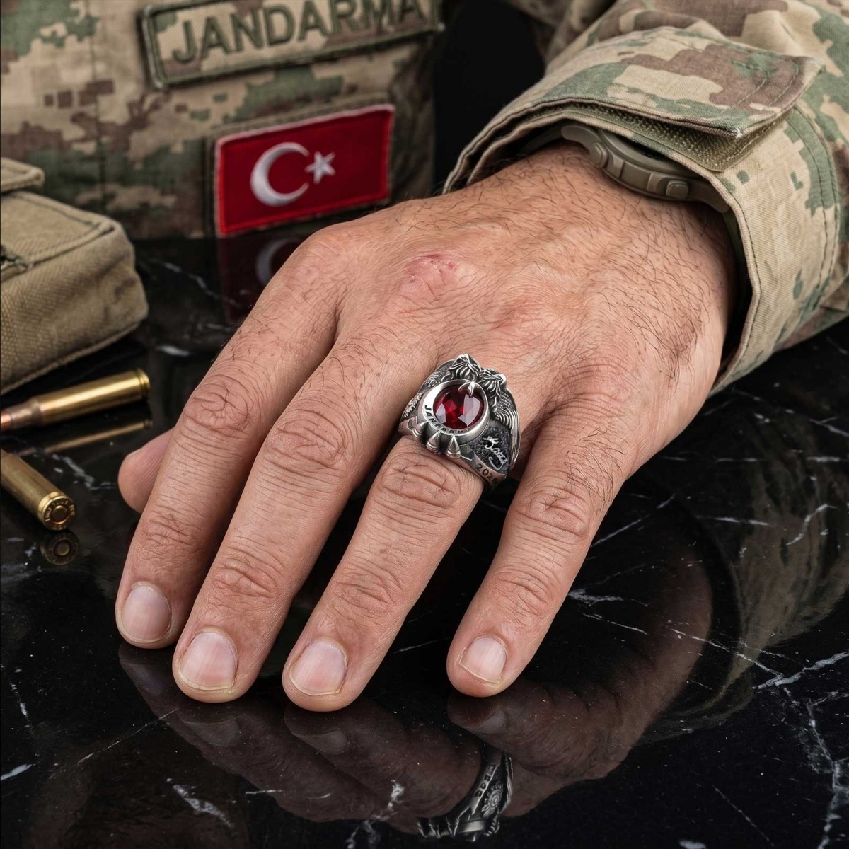 Çift Başlı Kartal Jandarma Uzman Komando Yüzüğü 2026 Atatürk İmzalı Çift Başlı Kartal Jandarma Uzman Komando Yüzüğü 2026 Atatürk İmzalı