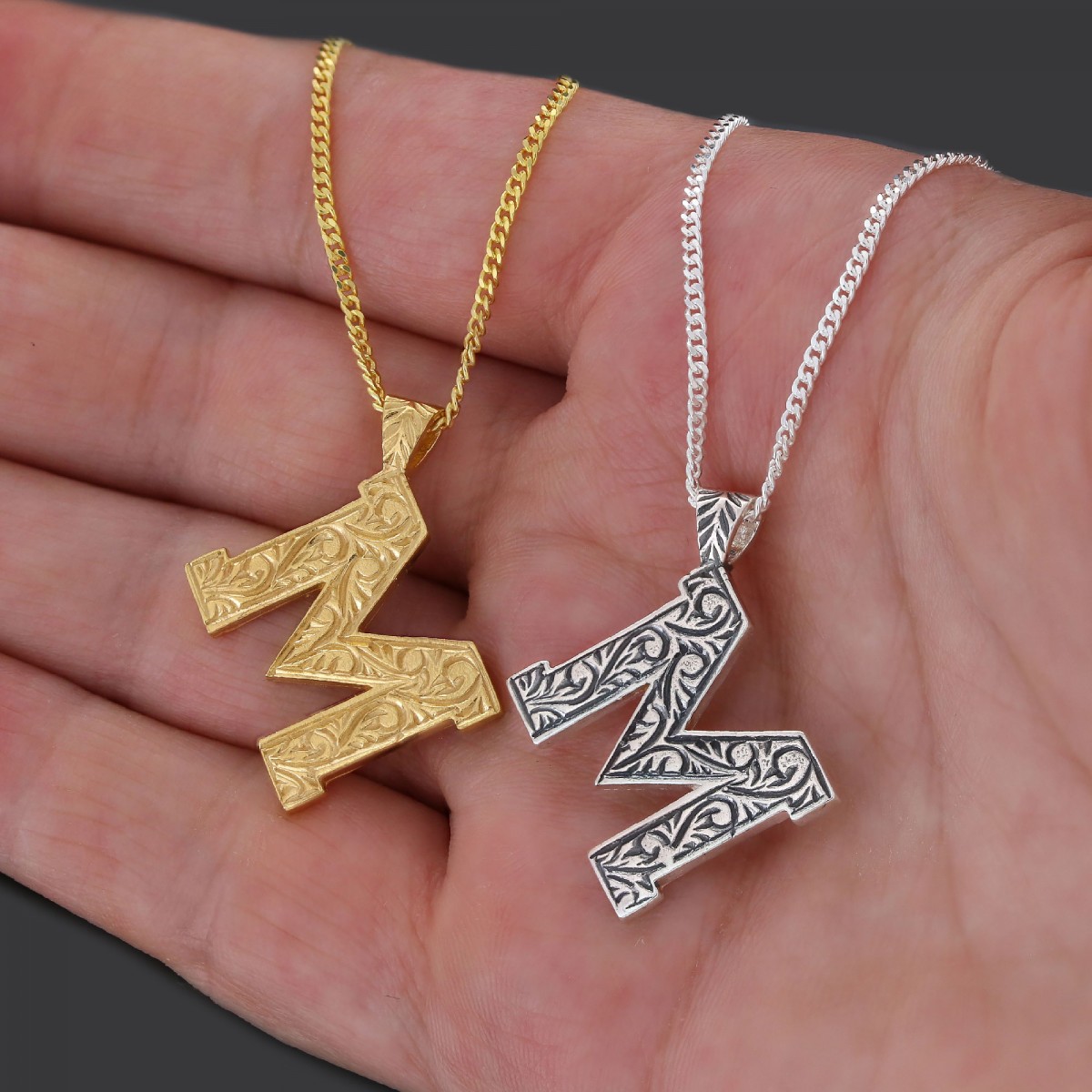 Kadın Üç Boyutlu M Harfli Gümüş ve Gold Kaplama Kolye Kadın Üç Boyutlu M Harfli Gümüş ve Gold Kaplama Kolye