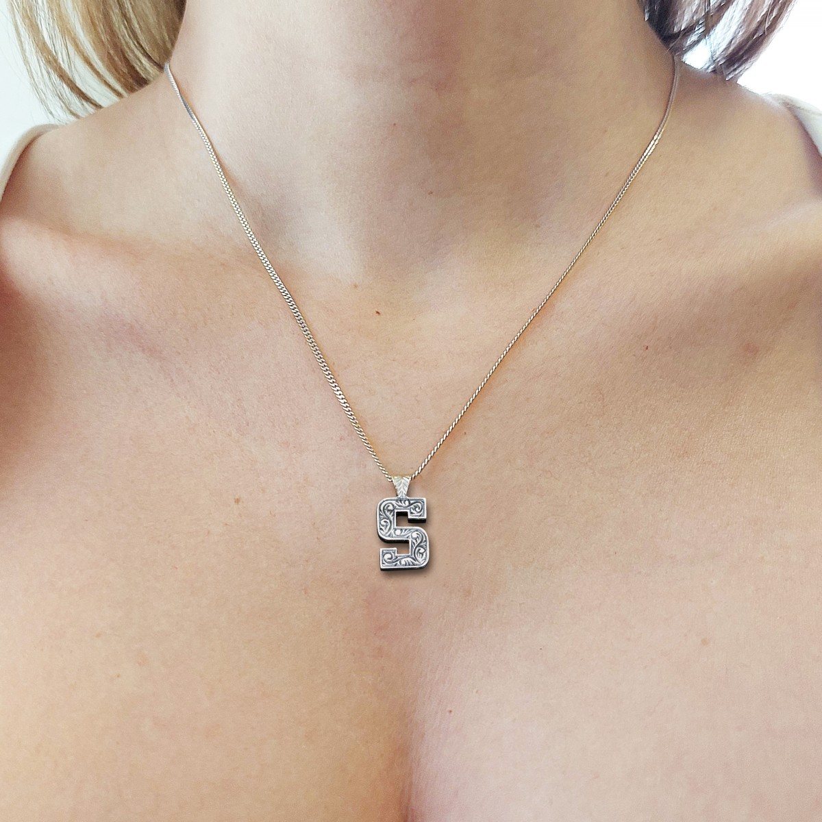 Unisex Üç Boyutlu Özel Üretim Gümüş ve Gold Kaplama S Harfli Hediye Kolye Unisex Üç Boyutlu Özel Üretim Gümüş ve Gold Kaplama S Harfli Hediye Kolye