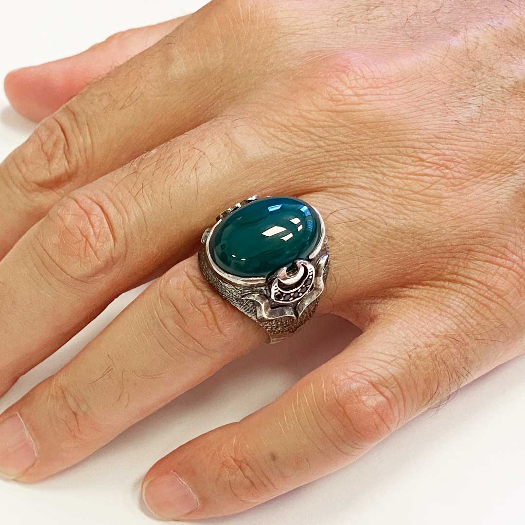 Yeşil Akik Taşlı Özel Tasarım Gümüş Erkek Yüzük Yeşil Akik Taşlı Özel Tasarım Gümüş Erkek Yüzük