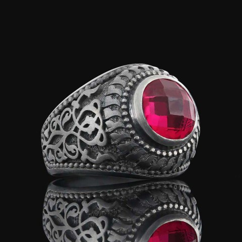 Cesaret ve Güç Simgesi Ruby Taşıyla Tasarlanmış Yüzükler