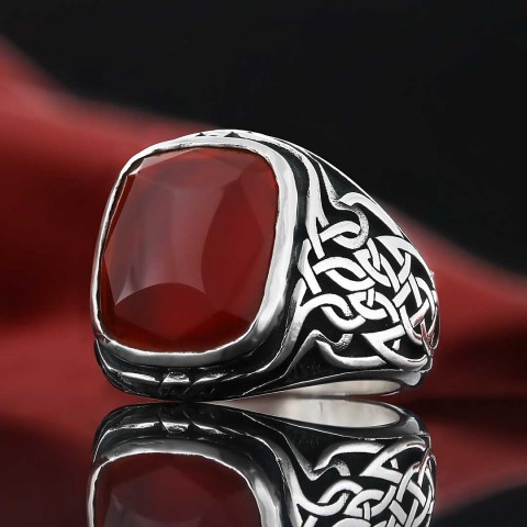 Kırmızı Akik Taşlı Özel Tasarım 925 Ayar Gümüş Motifli Erkek Yüzüğü