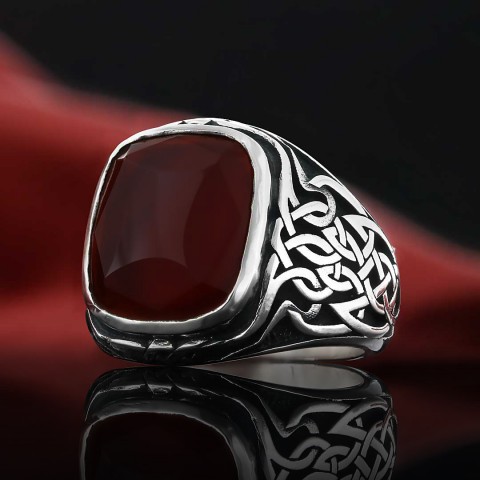Kırmızı Akik Taşlı Özel Tasarım 925 Ayar Gümüş Motifli Erkek Yüzüğü