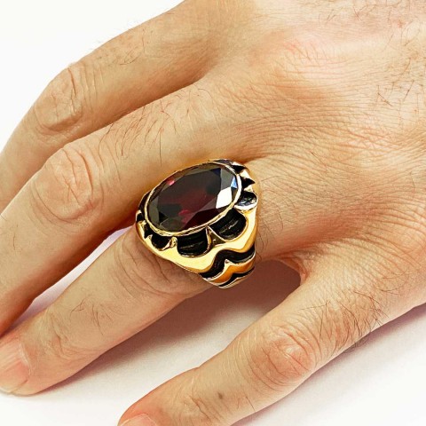 Ruby Taşlı Yüzüklerle Işıldayın ve Şıklığınızı Keşfedin, Büyük Ruby Taşlı Simetrik Desenli Gümüş Erkek Yüzük